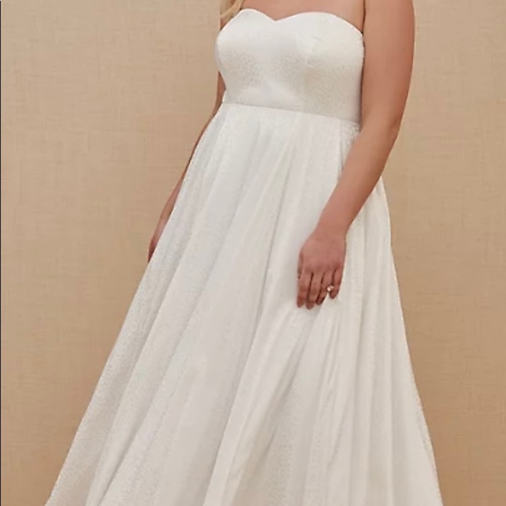 🆕 NWT Torrid white leopard saying strapless wedding dress size 12